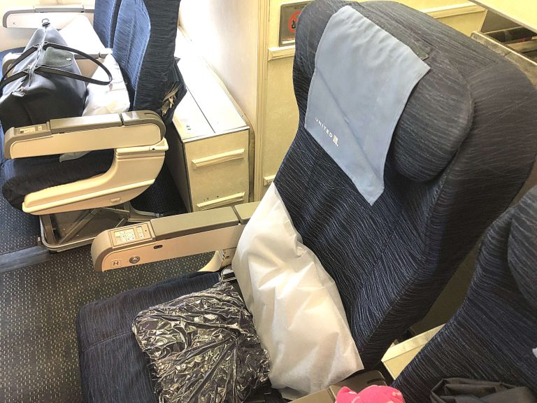 United Airlines Economy Review B767 London to Chicago